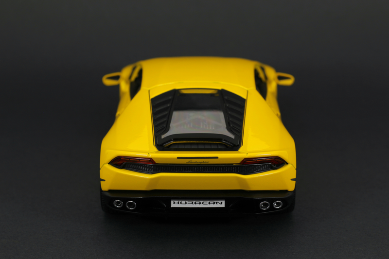 Illustration for article titled Lamborghini Huracan by Bburago in 1:18